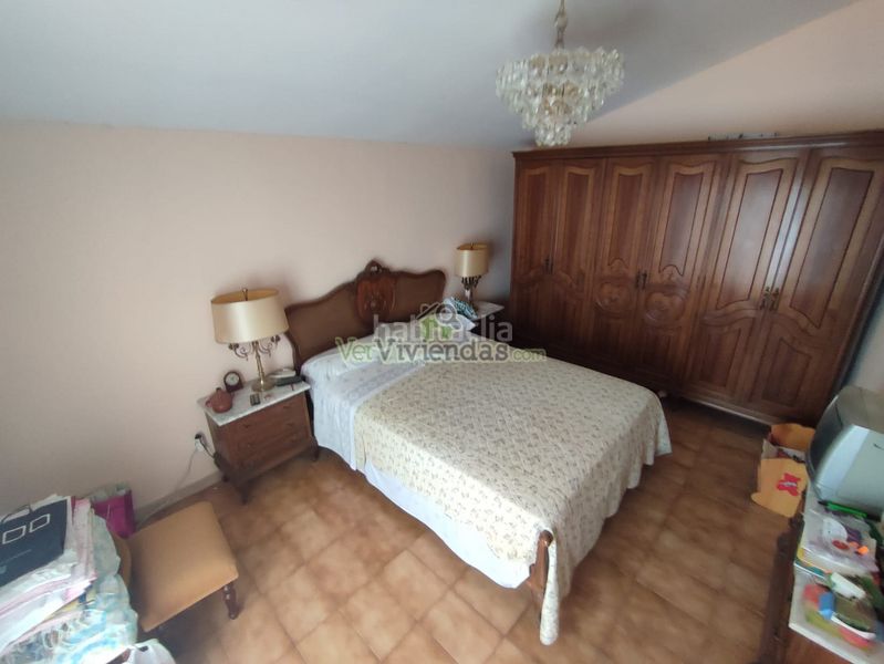Foto 1c58fa12-fd7d-4dde-b92b-8f592832261b. Casa amb xemeneia aparcament a Vallirana