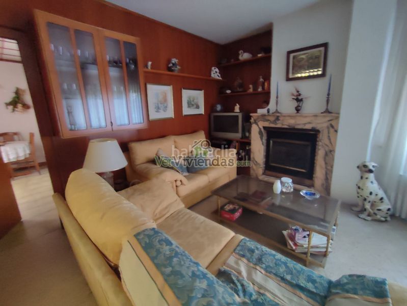 Foto 53ae6110-9e54-46c5-976b-3e384fd5b7bc. Casa amb xemeneia aparcament a Vallirana