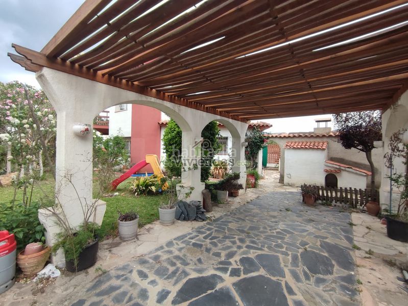 Foto 8d2154ac-471a-4536-8feb-a8a007d20313. Casa amb xemeneia aparcament a Vallirana