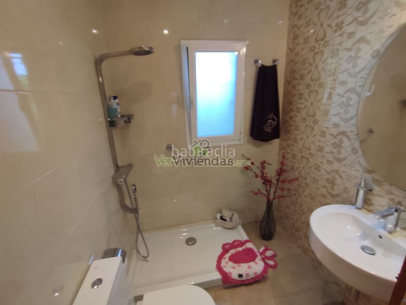 Foto 9da621c6-90d9-413a-9e4f-f8ceabc09b5e. Casa amb xemeneia aparcament a Vallirana