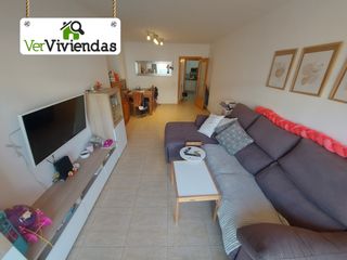 Piso en Vallirana. Amplio piso con parking y trastero