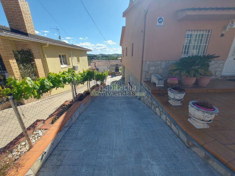 Foto 08c7d23d-38d6-437f-ba21-dd0f7de5134e. Casa amb calefacció aparcament a Masquefa