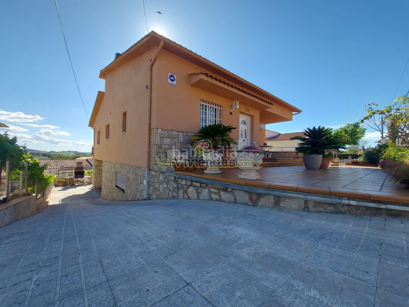 Foto 30a7f6c8-7033-4081-bafe-15dfe044fd73. Casa amb calefacció aparcament a Masquefa