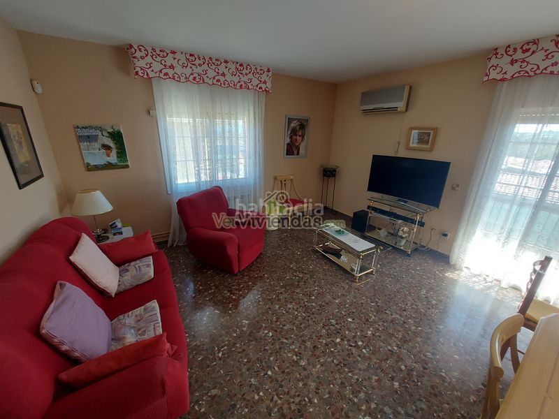 Foto 35bd2350-838e-4e70-8e76-b6fd29d524c7. Casa amb calefacció aparcament a Masquefa
