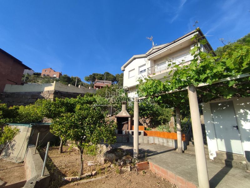 Foto 70ef7649-6243-4f85-9623-7cf83c0f31f7. Casa a carrer major 550 a Vallirana