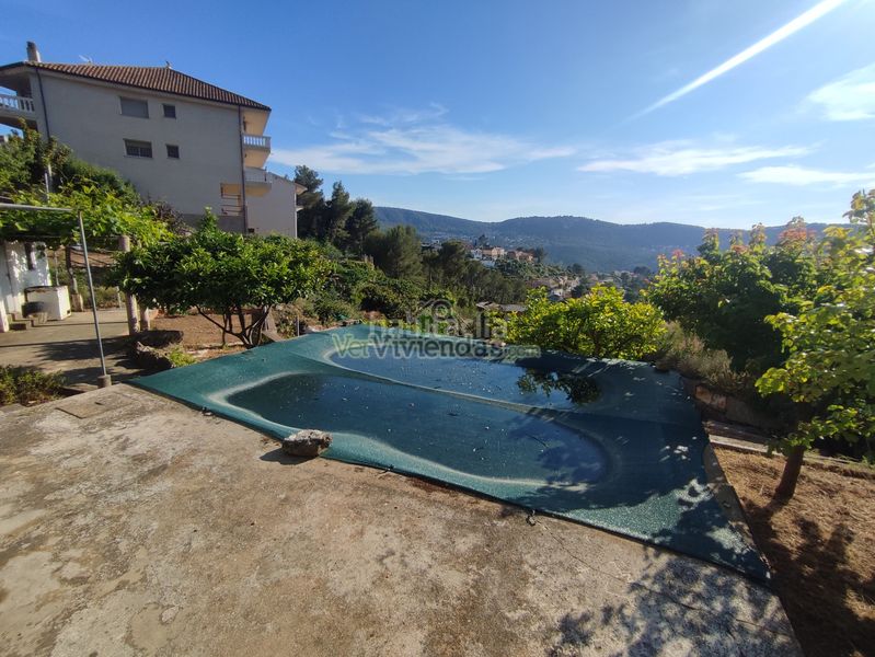 Foto 97c9ee25-91bd-4de7-8876-7bedde3cadec. Casa a carrer major 550 a Vallirana