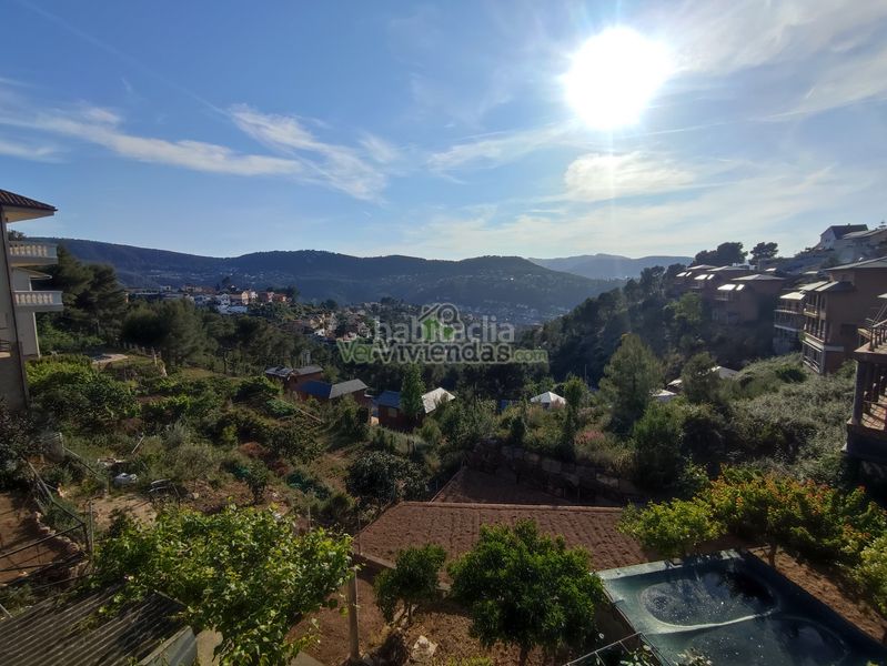 Foto eab8c51c-36b9-4bb4-ab38-acdee0f85e0f. Casa a carrer major 550 a Vallirana