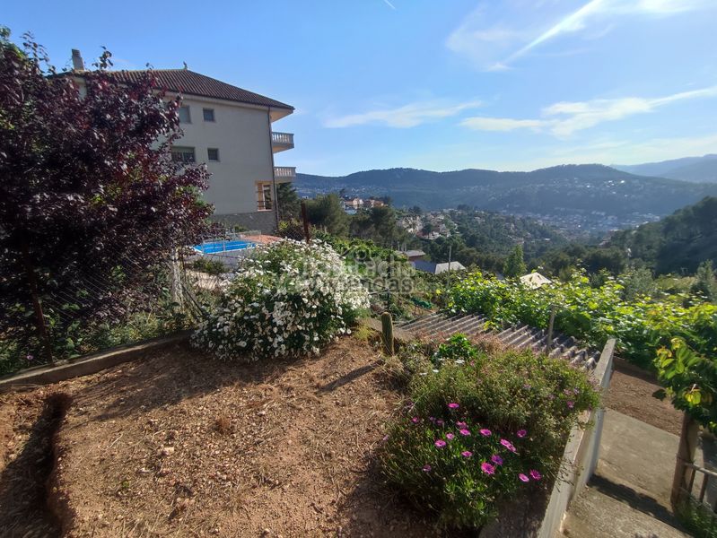 Foto f7de53a0-e700-404f-834c-c51c13374d4e. Casa a carrer major 550 a Vallirana