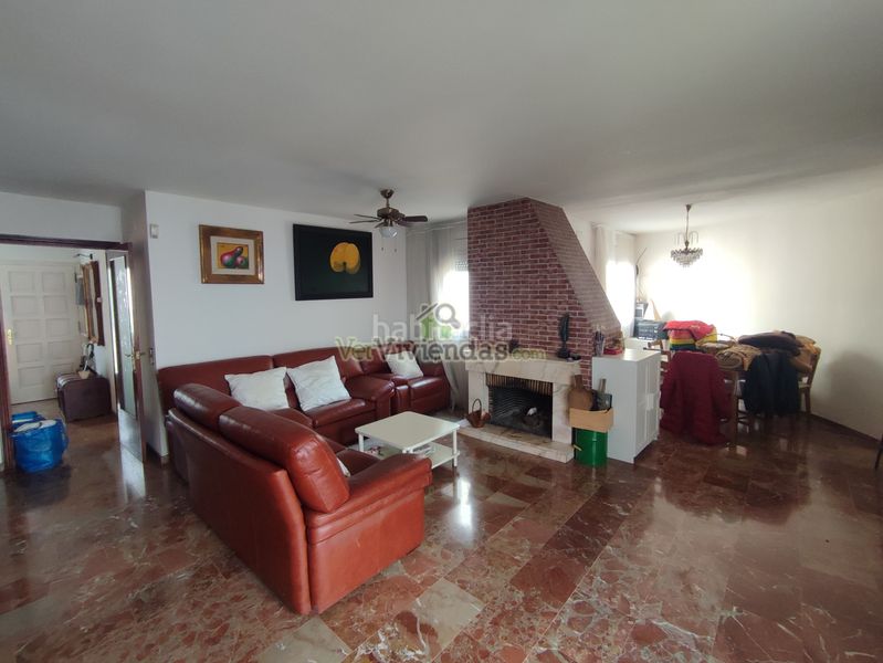 Foto 0082e6e1-9988-421d-afa3-301eaed3665f. Casa adossada amb xemeneia calefacció aparcament a Torrelles de Llobregat