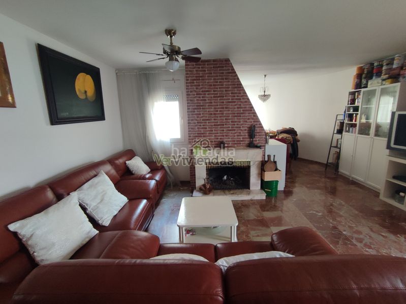 Foto 14f2ee2e-749a-4a5b-b313-9d99286d0cf8. Casa adossada amb xemeneia calefacció aparcament a Torrelles de Llobregat