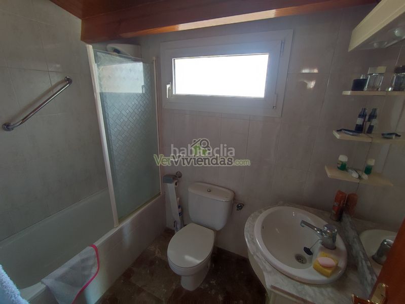 Foto 926073b7-8f14-45a7-a49a-1da552bb5330. Casa adossada amb xemeneia calefacció aparcament a Torrelles de Llobregat