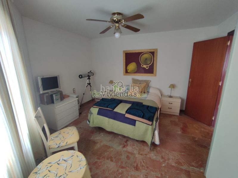 Foto 9bad0e0d-a154-4587-9047-be3fb09b9361. Casa adossada amb xemeneia calefacció aparcament a Torrelles de Llobregat