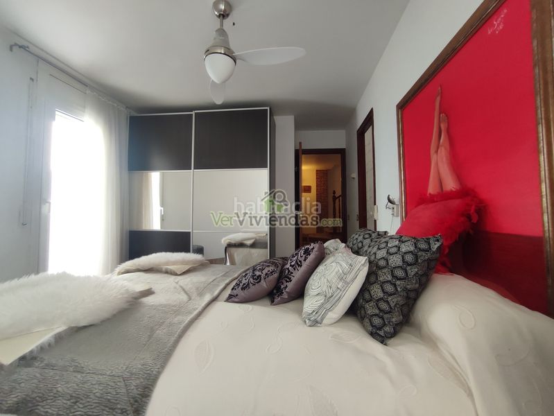Foto db75200a-2b51-4a64-abcb-e842c714984b. Casa adossada amb xemeneia calefacció aparcament a Torrelles de Llobregat