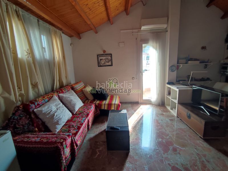 Foto ed9e0637-7a53-4bc9-bd24-32dfbee1b2e6. Casa adossada amb xemeneia calefacció aparcament a Torrelles de Llobregat