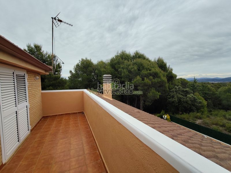Foto 39464868-d75d-47c1-bc76-ad5b986be9f1. Casa amb xemeneia calefacció aparcament piscina a Masquefa