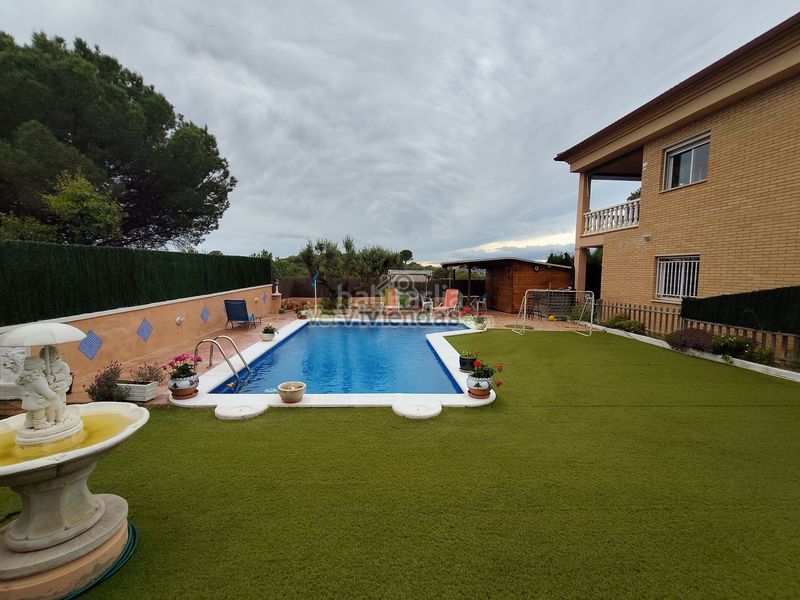 Foto 6f15ae62-4177-422f-88d1-832cb2962489. Casa amb xemeneia calefacció aparcament piscina a Masquefa