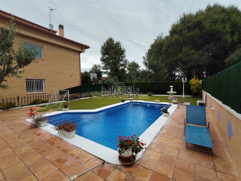 Foto 99054fa8-08d4-461d-8670-1199b4fa1422. Casa amb xemeneia calefacció aparcament piscina a Masquefa