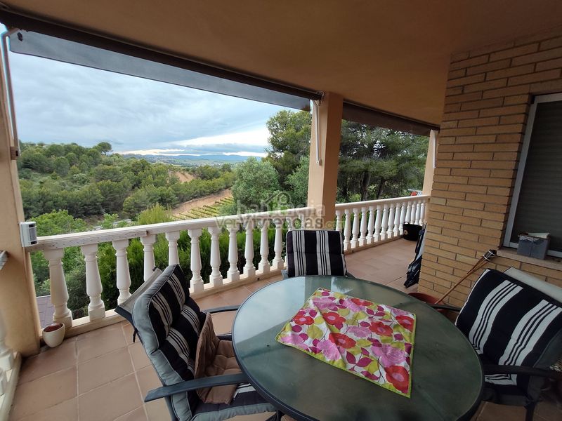 Foto b696a05d-6d30-44e9-b3d2-c6c662b0d5e2. Casa amb xemeneia calefacció aparcament piscina a Masquefa
