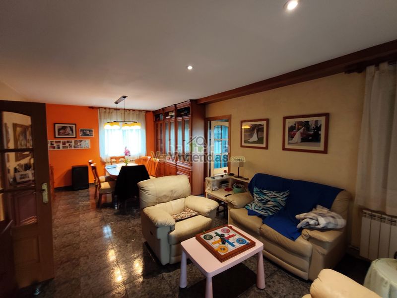 Foto b9365890-2993-4256-884e-40592545eb77. Casa amb xemeneia calefacció aparcament piscina a Masquefa