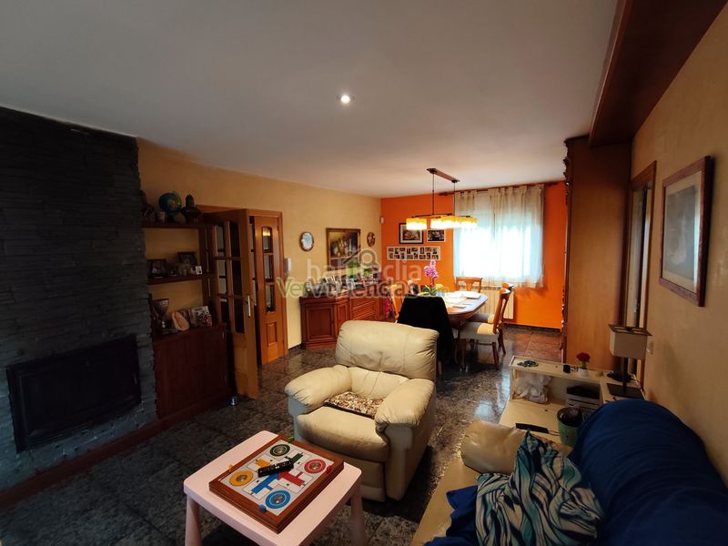 Foto c222ca7d-6961-49e0-bb33-eb25d8ad9ee3. Casa amb xemeneia calefacció aparcament piscina a Masquefa