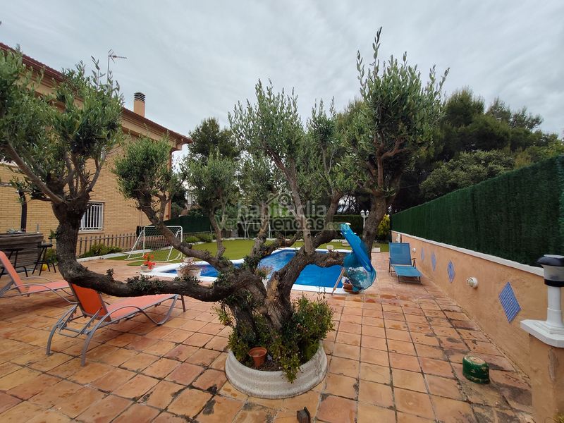 Foto c5499cc2-db86-4eaf-a2d0-a8e044e06b4a. Casa amb xemeneia calefacció aparcament piscina a Masquefa