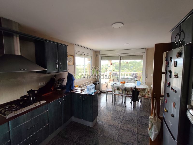 Foto d1069941-f3bb-485d-a40f-c1b402fb2b6d. Casa amb xemeneia calefacció aparcament piscina a Masquefa