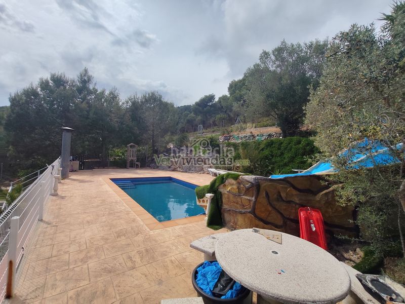Foto 0e325f41-9469-47a0-aac6-7fd8987f8690. Casa amb xemeneia calefacció aparcament piscina a Begues