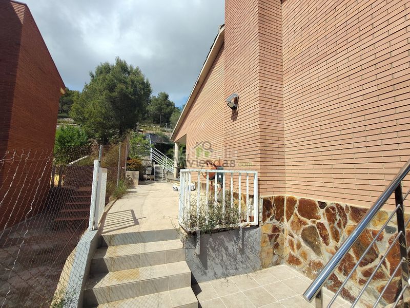 Foto 2dc3d263-0b2f-41ea-9c80-7d1519b94c21. Casa amb xemeneia calefacció aparcament piscina a Begues