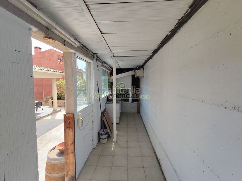 Foto 35bb7989-9696-4f0f-9d78-ecf712570311. Casa amb xemeneia calefacció aparcament piscina a Begues