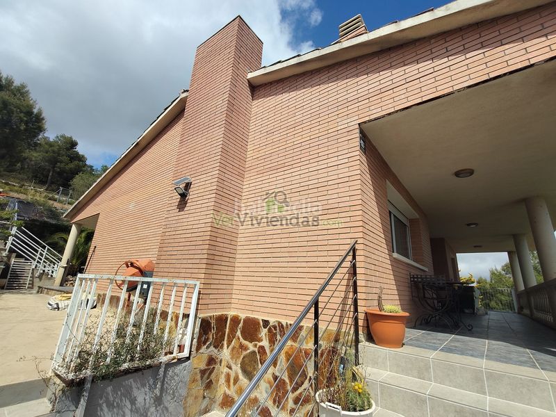 Foto 3ff8b3c1-77b3-4c9b-b0e7-be8878b490b4. Casa amb xemeneia calefacció aparcament piscina a Begues