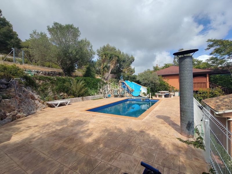 Foto 4bd0c713-7211-4e58-b430-d246f84150da. Casa amb xemeneia calefacció aparcament piscina a Begues