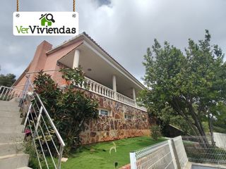 Casa a Begues. Preciosa casa con piscina