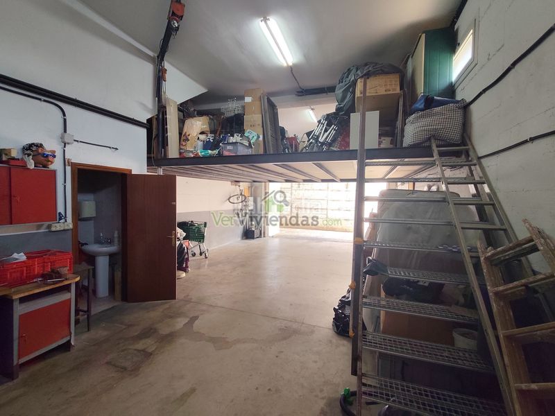 Foto a02c3105-a683-4351-a525-53889e09cff3. Casa amb xemeneia calefacció aparcament piscina a Begues