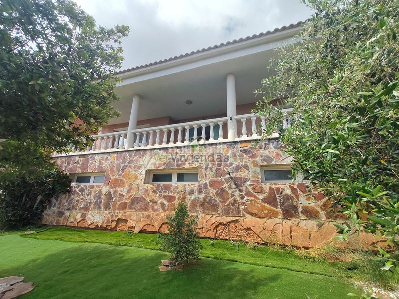 Foto b7ce3d0c-d015-4fa1-b64f-b2199382a5fa. Casa amb xemeneia calefacció aparcament piscina a Begues
