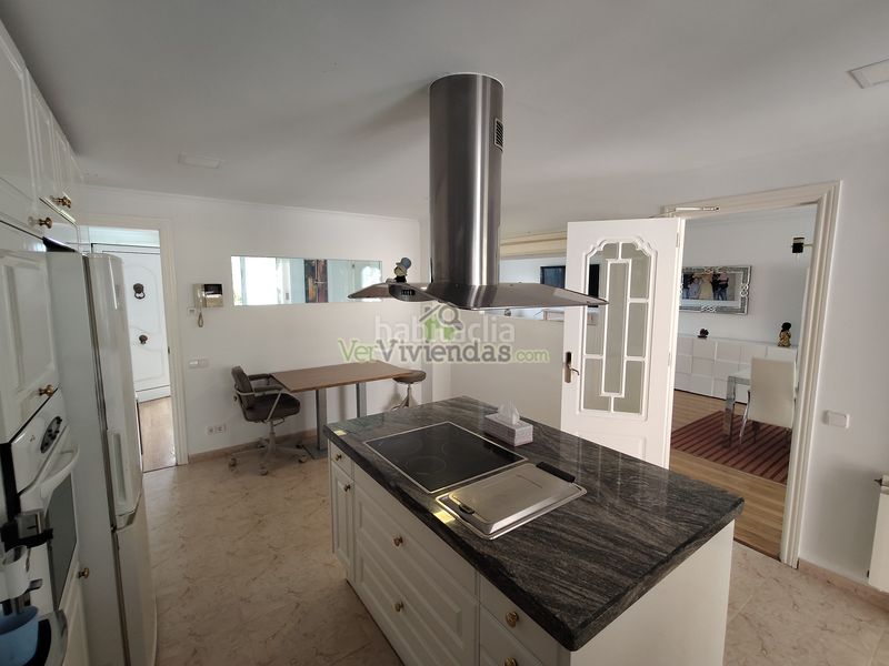 Foto ff0b0b9f-ba7e-4942-b391-ec5c488763a0. Casa amb xemeneia calefacció aparcament piscina a Begues