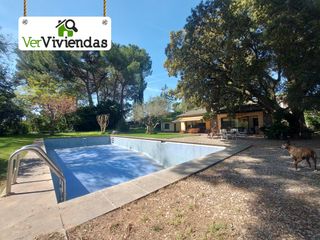 Casa en Piera. Finca con piscina y pista de tenis