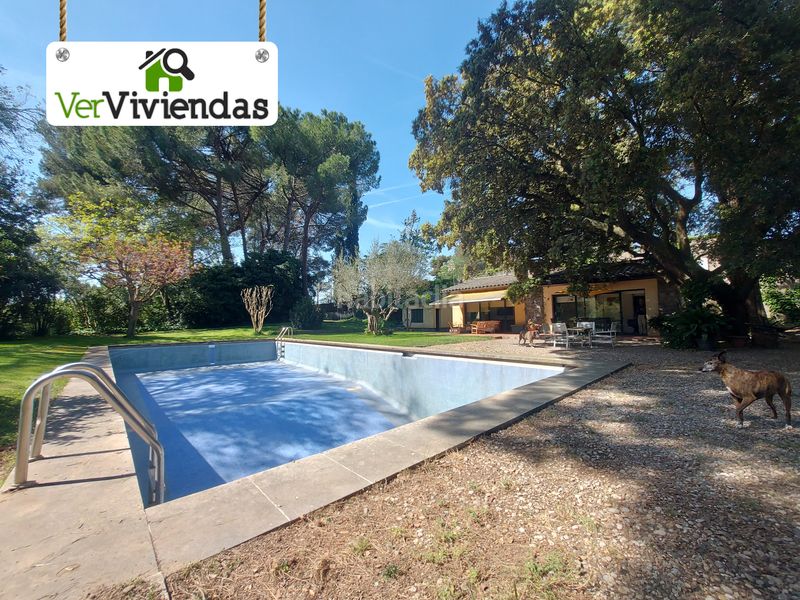 Foto 53a00553-760b-4eec-b682-68149c991069. Casa amb xemeneia aparcament piscina a Piera