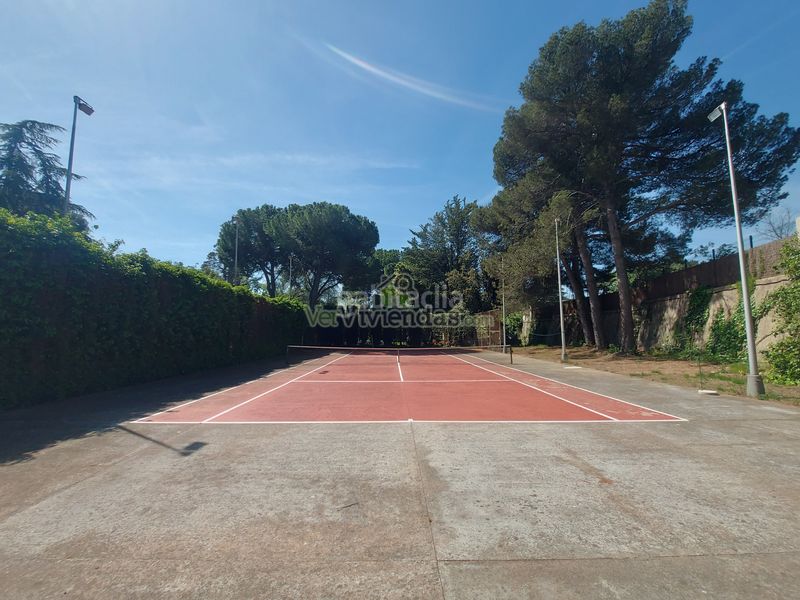 Foto 8035456b-78f9-440d-aaed-8d3d99fe77d8. Casa amb xemeneia aparcament piscina a Piera