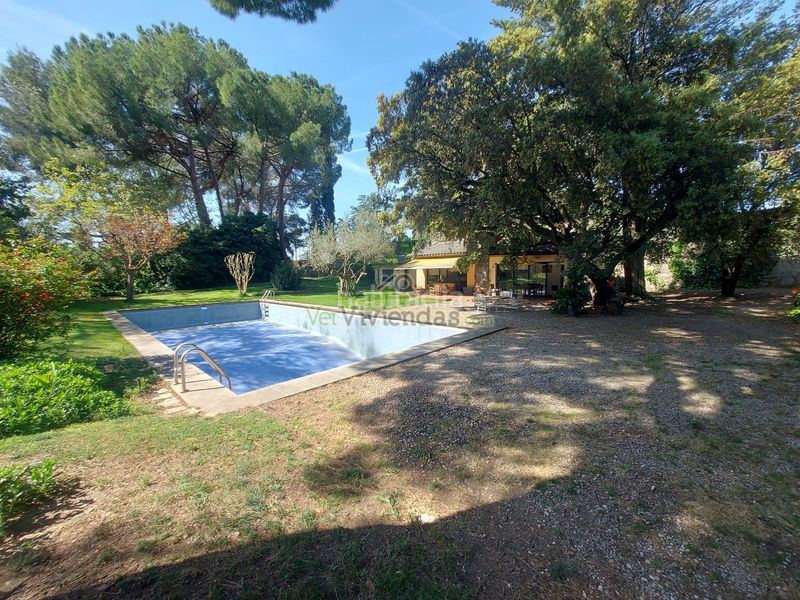 Foto 94f96ad6-7684-413b-b1e6-d50e43f751ca. Casa amb xemeneia aparcament piscina a Piera