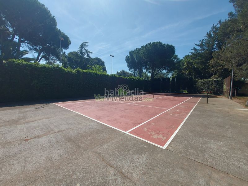Foto bf7262ec-bb13-4689-ac20-816c72edcbd8. Casa amb xemeneia aparcament piscina a Piera