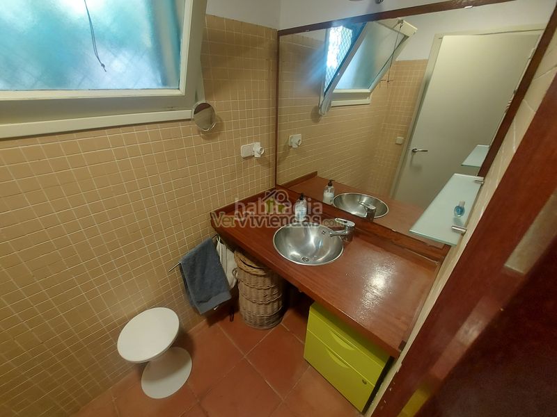 Foto fa8f0fb0-65c3-434c-9da2-6c02192fc947. Casa amb xemeneia aparcament piscina a Piera