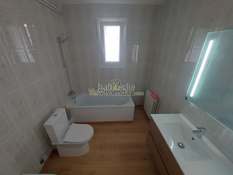 Foto 099f8867-9a38-4332-a6f5-e3b5f4d1444b. Casa amb calefacció aparcament a Vallirana