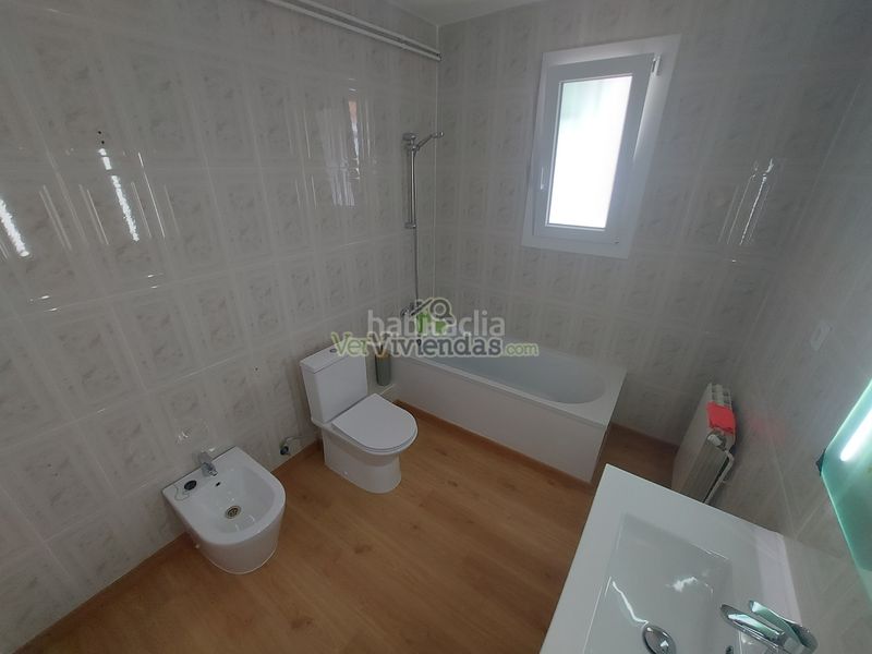 Foto 0e88ac65-d315-4895-b0da-3050597e5b08. Casa amb calefacció aparcament a Vallirana