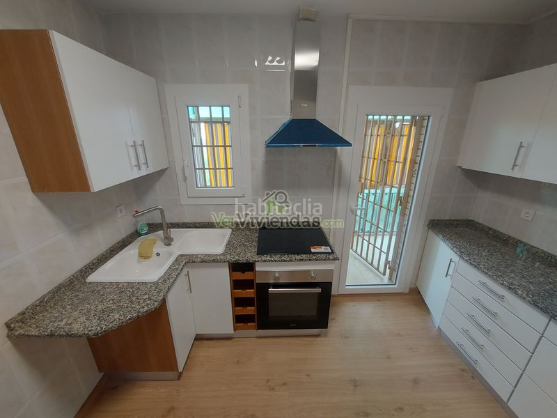 Foto 42d9aba9-a428-4287-87b2-b567f9062eed. Casa amb calefacció aparcament a Vallirana