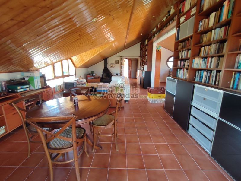Foto 47b1940e-98fb-490d-a776-c93e6075aca1. Casa amb xemeneia calefacció piscina a Can Rial Esparreguera