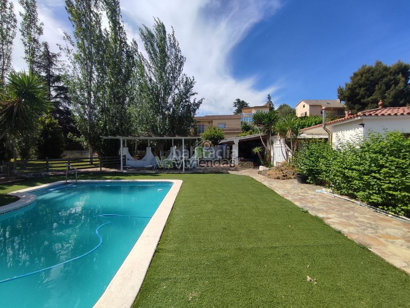Foto 4a872c16-9486-4d41-bf38-ad50a0ec2d78. Casa amb xemeneia calefacció piscina a Can Rial Esparreguera