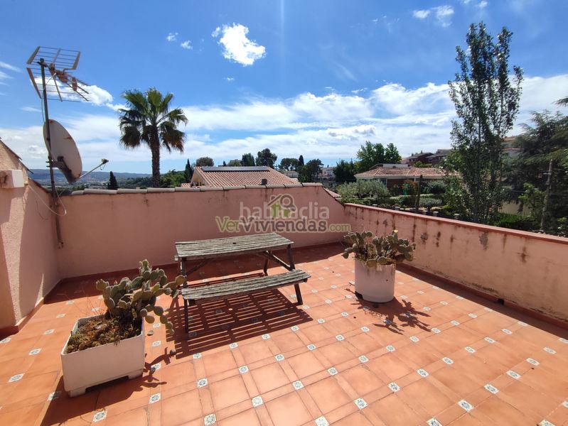 Foto 50fc49be-ab6c-4a7e-a440-6a26d3ae1924. Casa amb xemeneia calefacció piscina a Can Rial Esparreguera