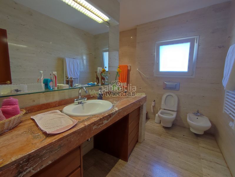 Foto 6e09fb84-4fc2-415d-bb1b-04988280cf88. Casa amb xemeneia calefacció piscina a Can Rial Esparreguera