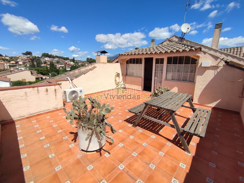 Foto 7a061a4d-d6da-4208-b933-ee4941f79dbc. Casa amb xemeneia calefacció piscina a Can Rial Esparreguera
