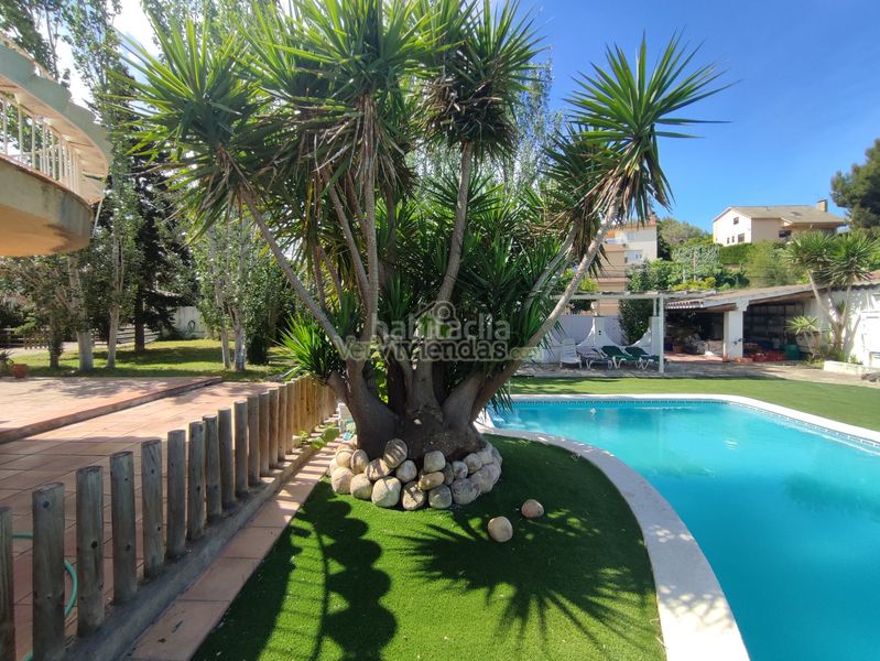 Foto a9b2310f-2af4-4b61-9b8e-0e1c6f6826ff. Casa amb xemeneia calefacció piscina a Can Rial Esparreguera